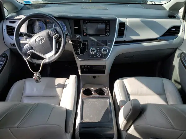 5TDYZ3DC6JS951915 2018 TOYOTA SIENNA - Image 8