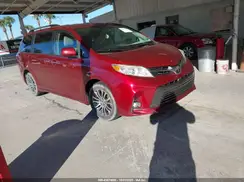 5TDYZ3DC6JS957858 2018 TOYOTA SIENNA