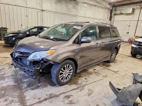 5TDYZ3DC6KS011678 2019 TOYOTA SIENNA - Image 1
