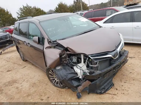 5TDYZ3DC6KS012295 2019 TOYOTA SIENNA - Image 1