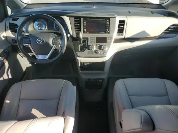 5TDYZ3DC6KS015097 2019 TOYOTA SIENNA - Image 8