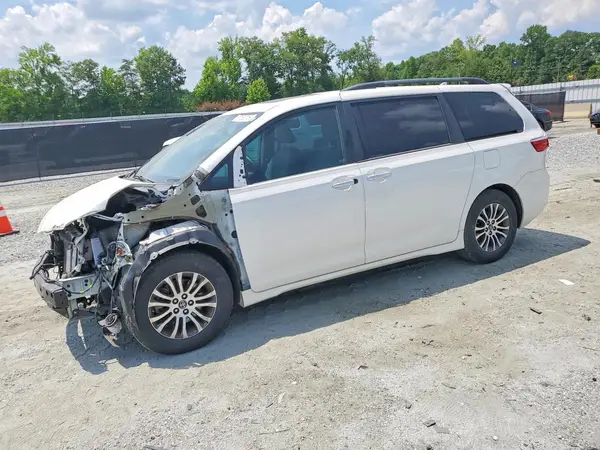 5TDYZ3DC6KS967033 2019 TOYOTA SIENNA - Image 1