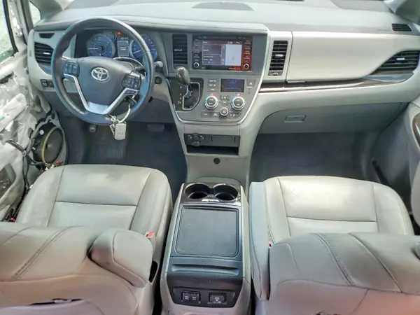 5TDYZ3DC6KS967033 2019 TOYOTA SIENNA - Image 8
