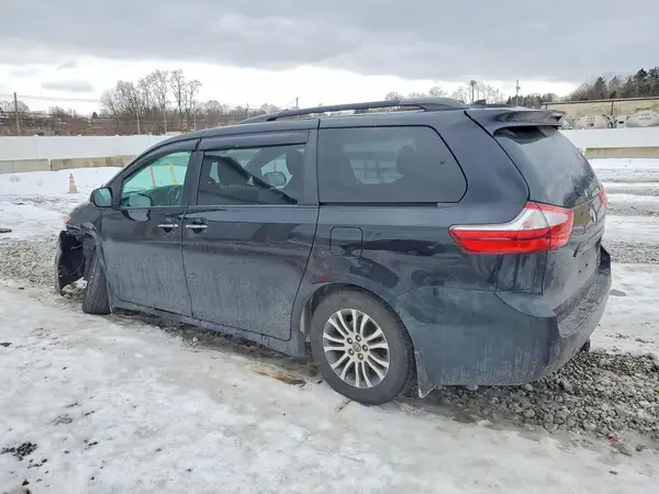 5TDYZ3DC6KS967551 2019 TOYOTA SIENNA - Image 2