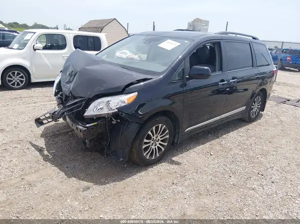 5TDYZ3DC6KS975326 2019 TOYOTA SIENNA - Image 2