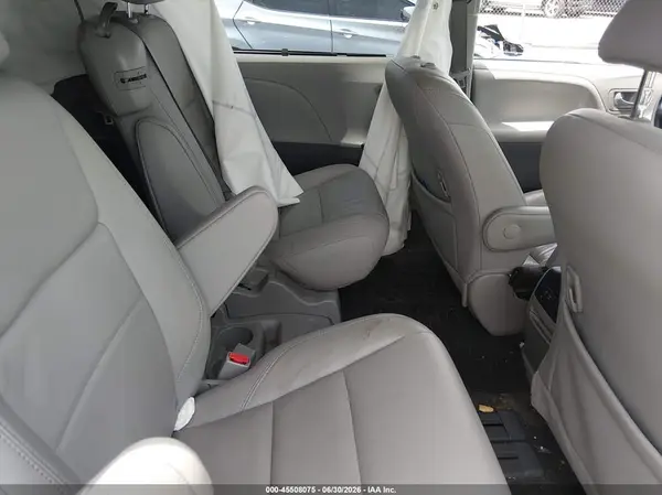 5TDYZ3DC6KS975326 2019 TOYOTA SIENNA - Image 8