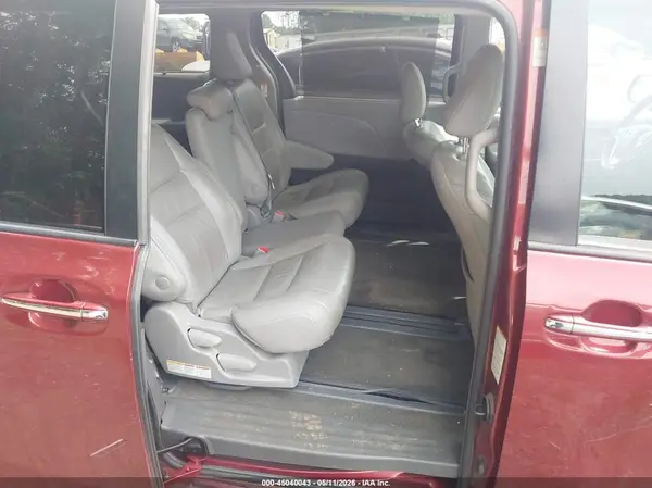 5TDYZ3DC6KS976525 2019 TOYOTA SIENNA - Image 8