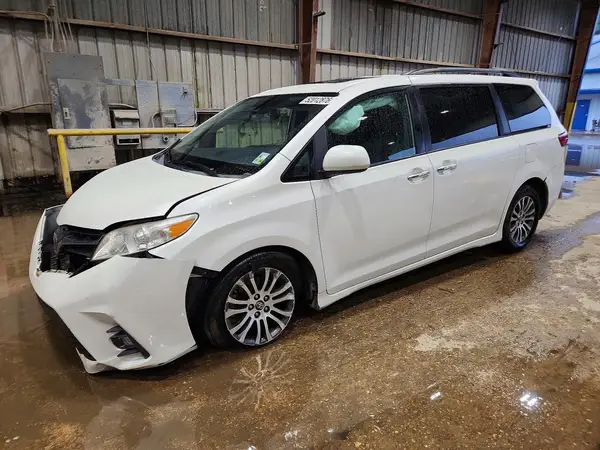 5TDYZ3DC6KS985578 2019 TOYOTA SIENNA - Image 1