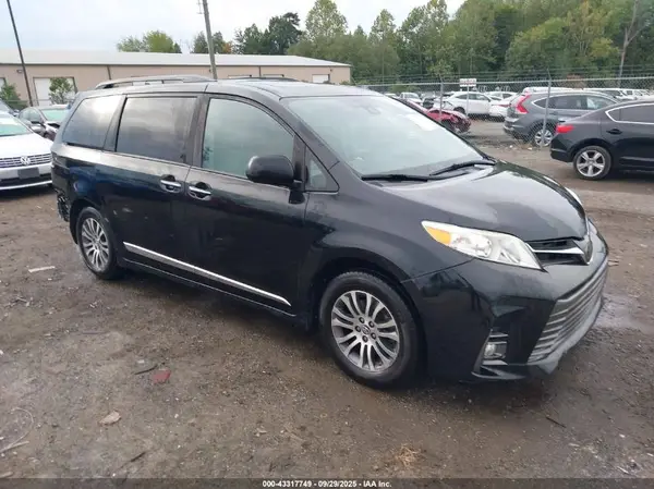 5TDYZ3DC6KS987377 2019 TOYOTA SIENNA - Image 1