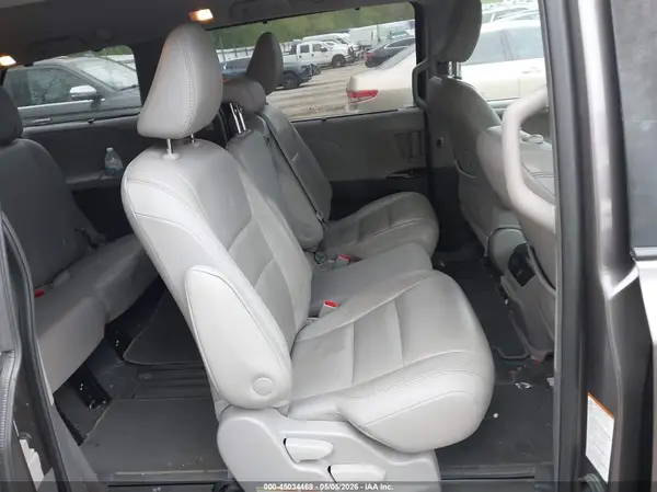 5TDYZ3DC6KS992241 2019 TOYOTA SIENNA - Image 8