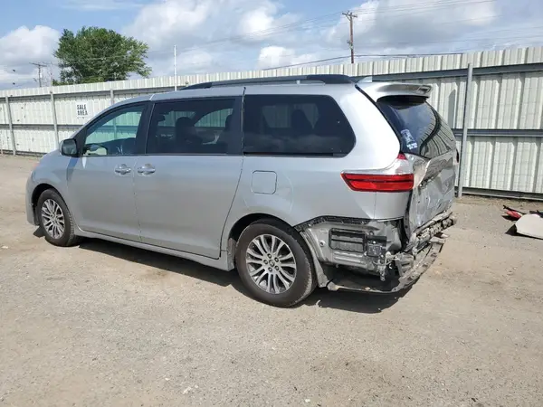 5TDYZ3DC6KS993857 2019 TOYOTA SIENNA - Image 2