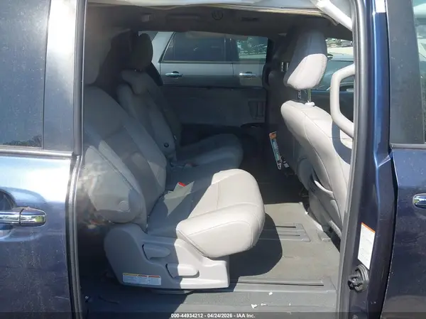 5TDYZ3DC6KS996788 2019 TOYOTA SIENNA - Image 8
