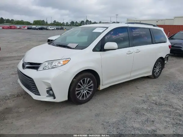 5TDYZ3DC6LS021547 2020 TOYOTA SIENNA - Image 2