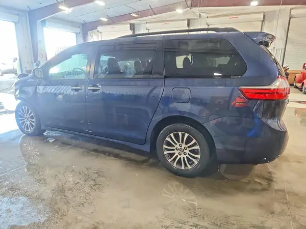 5TDYZ3DC6LS021628 2020 TOYOTA SIENNA - Image 2