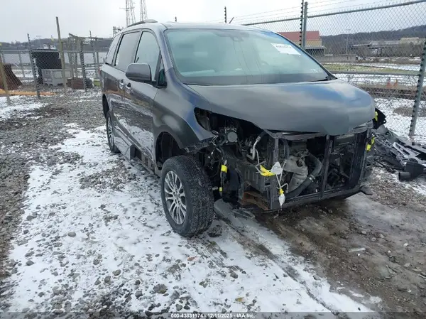 5TDYZ3DC6LS025615 2020 TOYOTA SIENNA - Image 1