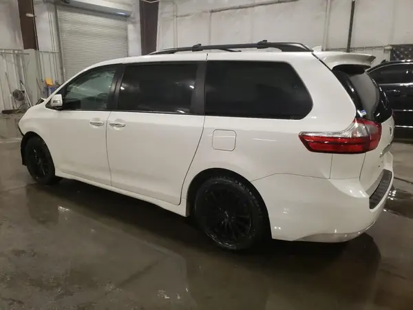 5TDYZ3DC6LS027848 2020 TOYOTA SIENNA - Image 2