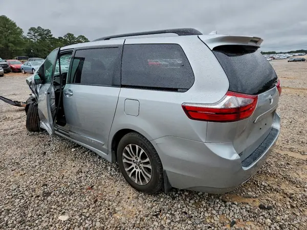 5TDYZ3DC6LS029244 2020 TOYOTA SIENNA - Image 2