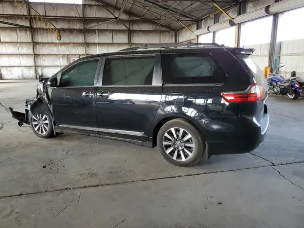 5TDYZ3DC6LS032810 2020 TOYOTA SIENNA - Image 2