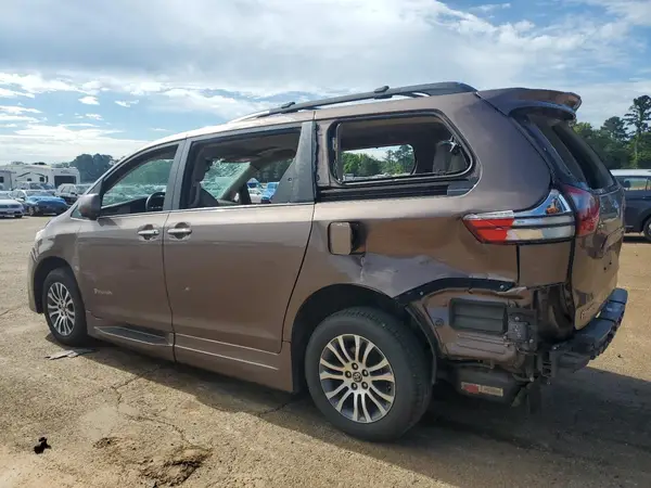 5TDYZ3DC6LS033245 2020 TOYOTA SIENNA - Image 2