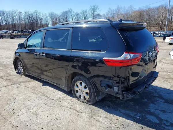 5TDYZ3DC6LS037005 2020 TOYOTA SIENNA - Image 2