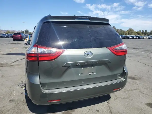 2020 TOYOTA SIENNA auction photo 6