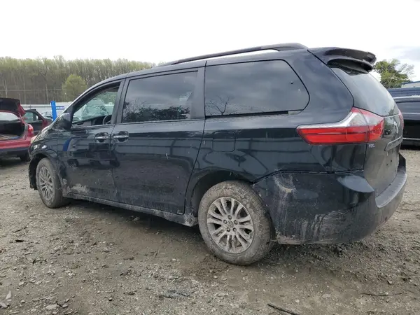 5TDYZ3DC6LS041183 2020 TOYOTA SIENNA - Image 2