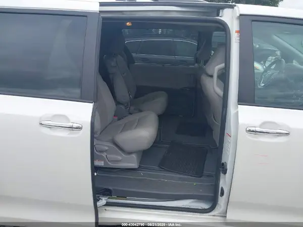 5TDYZ3DC6LS041698 2020 TOYOTA SIENNA - Image 8