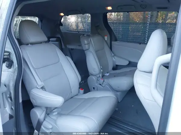 5TDYZ3DC6LS044553 2020 TOYOTA SIENNA - Image 8