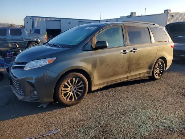 5TDYZ3DC6LS050899 2020 TOYOTA SIENNA - Image 1