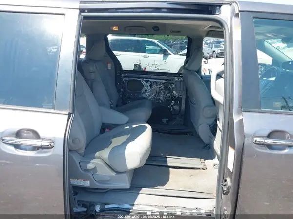 5TDYZ3DC6LS056251 2020 TOYOTA SIENNA - Image 8