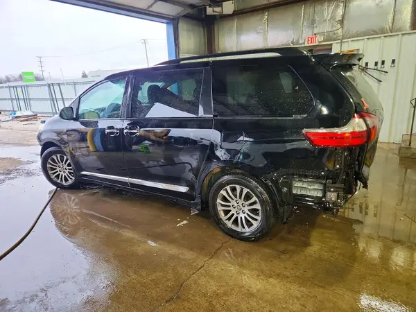 5TDYZ3DC6LS076516 2020 TOYOTA SIENNA - Image 2