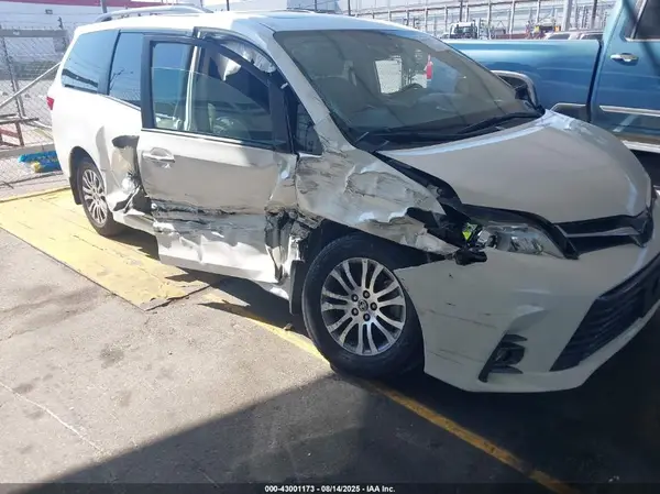 5TDYZ3DC6LS080582 2020 TOYOTA SIENNA - Image 1