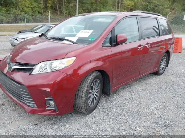 5TDYZ3DC6LS084499 2020 TOYOTA SIENNA - Image 2