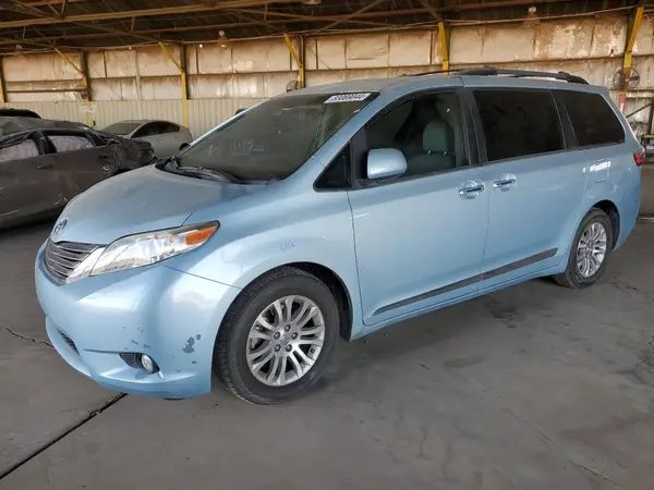 5TDYZ3DC7HS776438 2017 TOYOTA SIENNA - Image 1