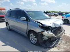 5TDYZ3DC7HS783700 2017 TOYOTA SIENNA