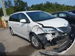 5TDYZ3DC7HS788735 2017 TOYOTA SIENNA