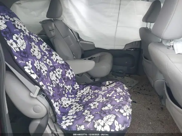 5TDYZ3DC7HS797905 2017 TOYOTA SIENNA - Image 8