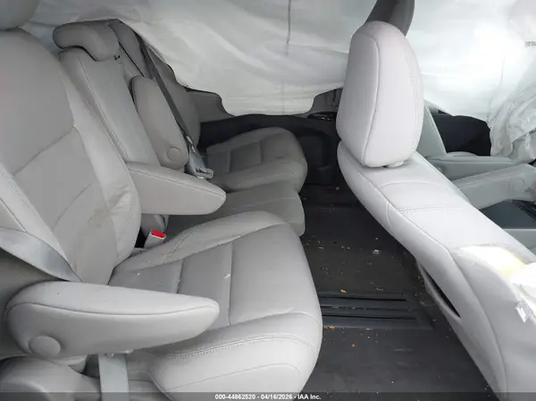 5TDYZ3DC7HS799458 2017 TOYOTA SIENNA - Image 8