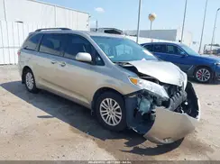 5TDYZ3DC7HS801435 2017 TOYOTA SIENNA