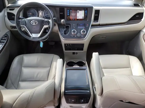 5TDYZ3DC7HS806702 2017 TOYOTA SIENNA - Image 8