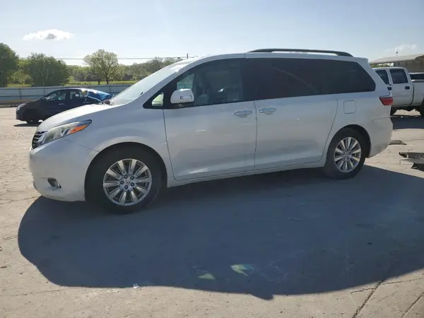 5TDYZ3DC7HS810930 2017 TOYOTA SIENNA - Image 1