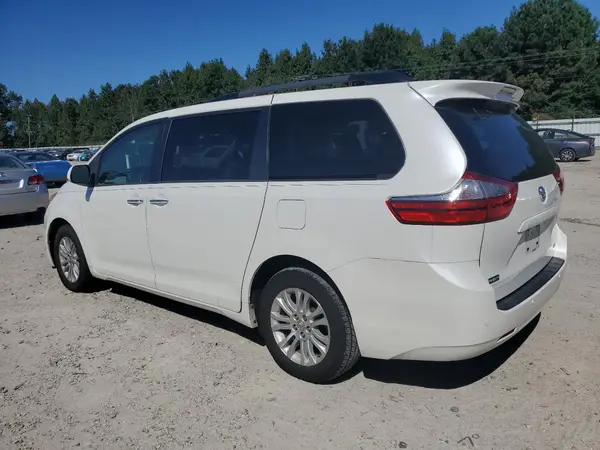 5TDYZ3DC7HS824312 2017 TOYOTA SIENNA - Image 2