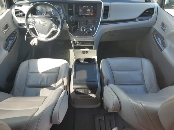 5TDYZ3DC7HS824312 2017 TOYOTA SIENNA - Image 8