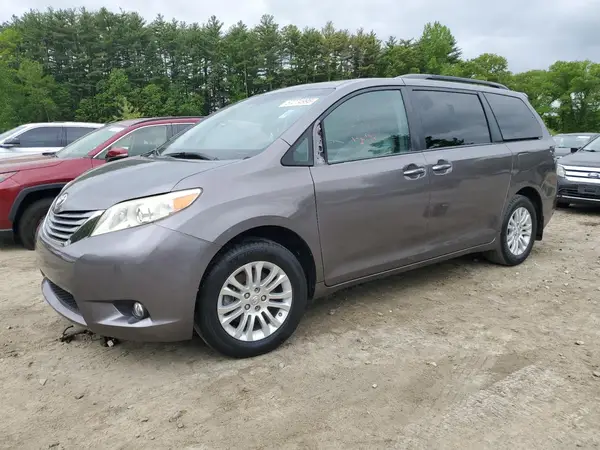 5TDYZ3DC7HS839036 2017 TOYOTA SIENNA - Image 1