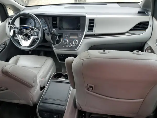 5TDYZ3DC7HS839036 2017 TOYOTA SIENNA - Image 8