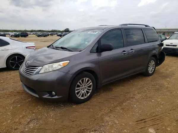 5TDYZ3DC7HS841112 2017 TOYOTA SIENNA - Image 1