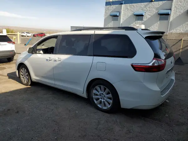 5TDYZ3DC7HS861473 2017 TOYOTA SIENNA - Image 2