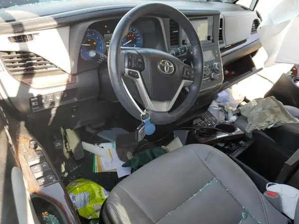 5TDYZ3DC7HS861473 2017 TOYOTA SIENNA - Image 8