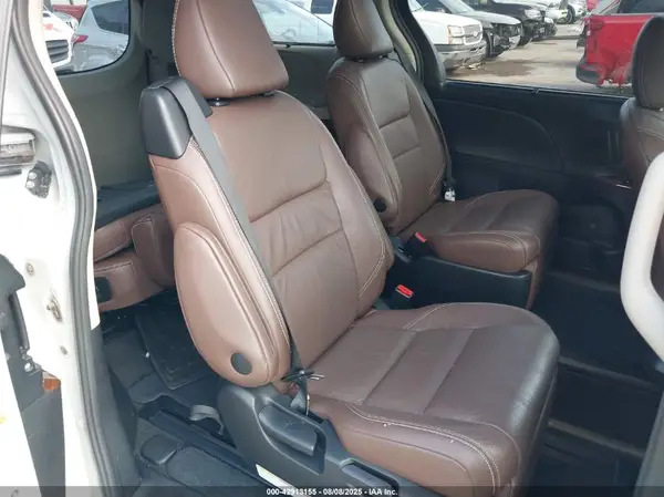5TDYZ3DC7HS866513 2017 TOYOTA SIENNA - Image 8