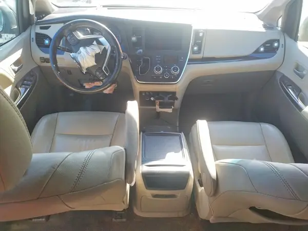 5TDYZ3DC7HS877933 2017 TOYOTA SIENNA - Image 8